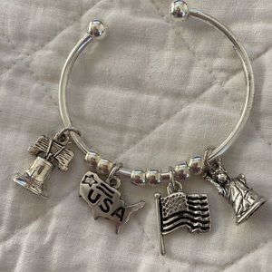 Premier Designs Patriotic Cuff